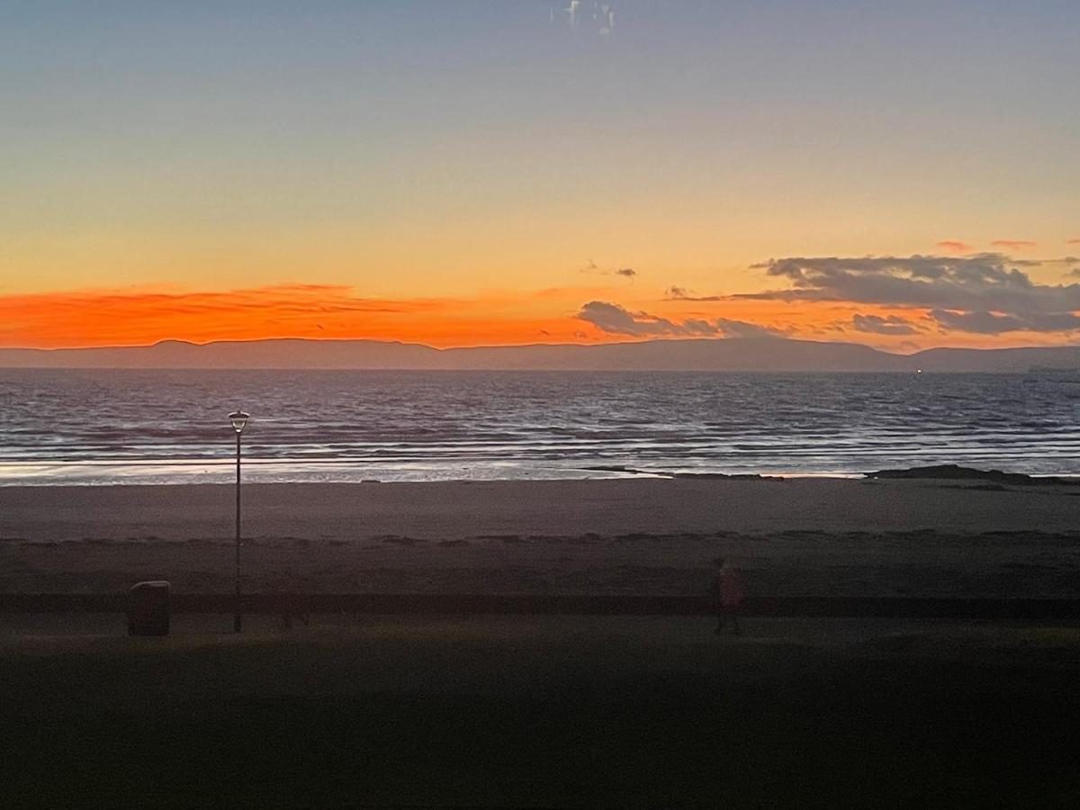 The Marine - Balcony - Beach View - Coorie Doon Stays Ayr Buitenkant foto